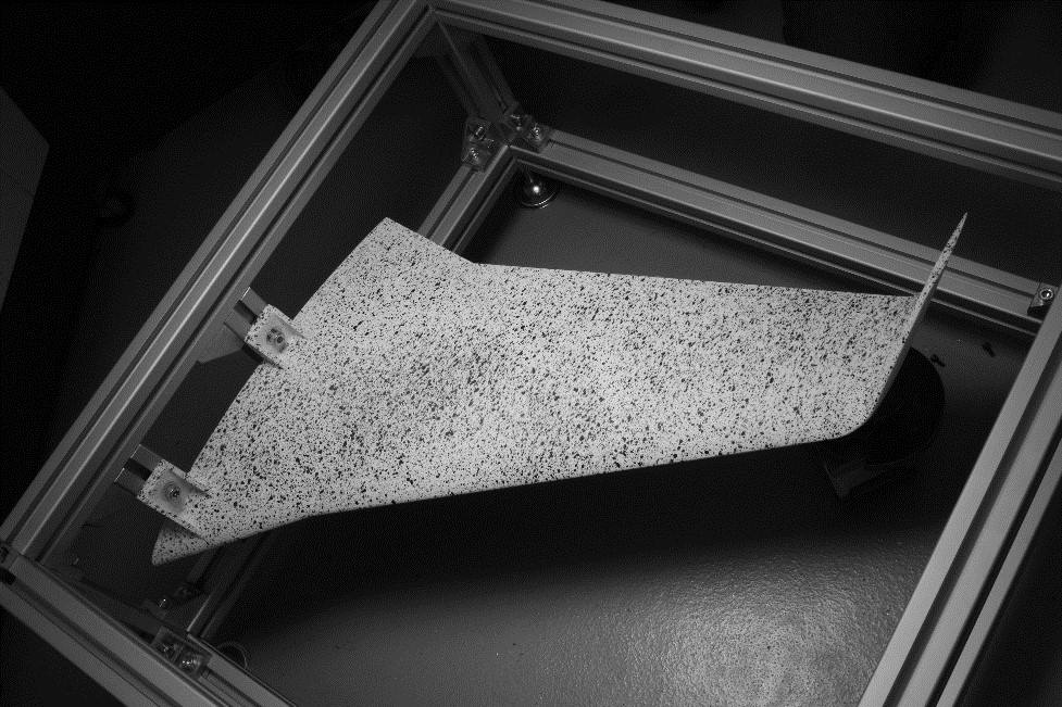 Mouchetis appliqué sur une structure aéronautique pour la corrélation d'images